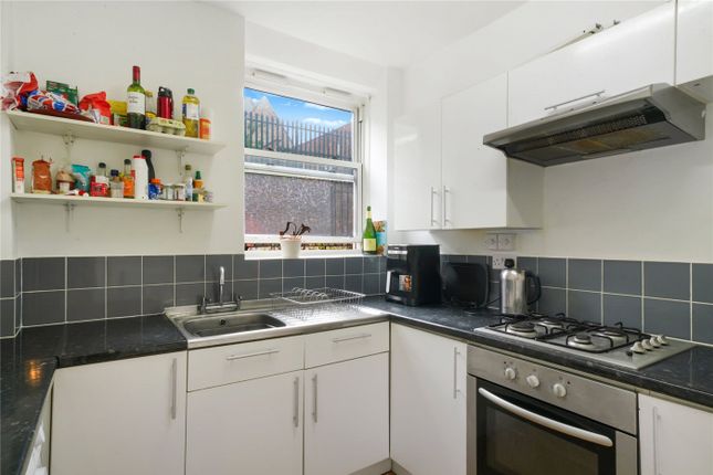 8, Kennistoun House, Leighton Road, London photo 4