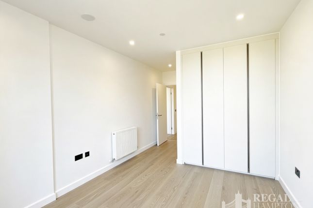 153 , Herland Court, Carnwath Road, London photo 4