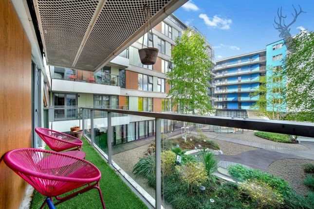 Flat 104, Ink Court, London photo 3