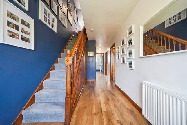 14, West Drive, Keighley photo 3