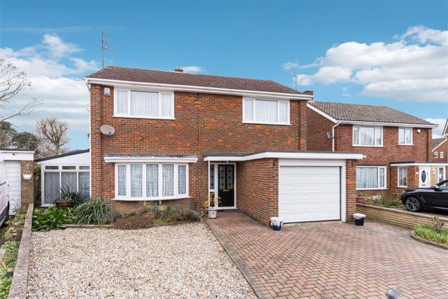 Detached house for sale in Thresher Close, Luton