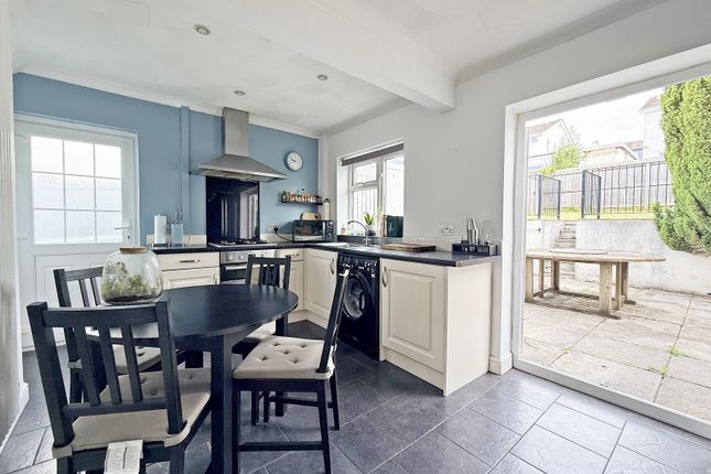 35, Hawthorn Park, Pontyclun photo 3
