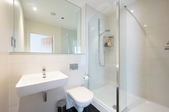 Flat for sale in Coombe Lane, Raynes Park