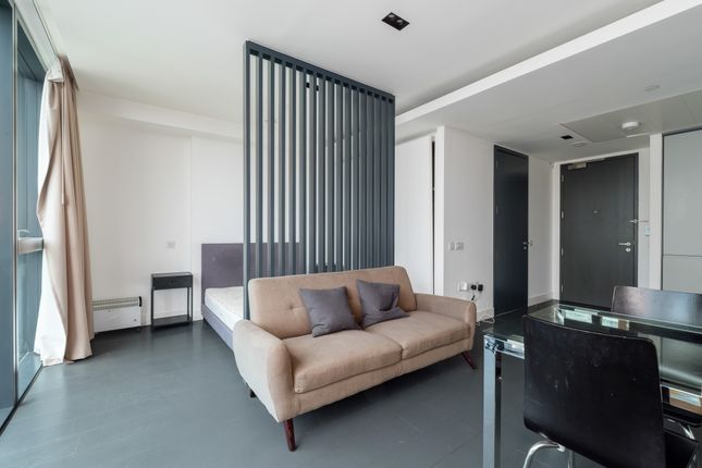 Flat 2104, Amory Tower, 203, Marsh Wall, London photo 4