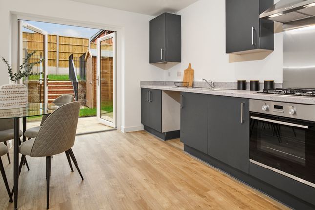 14, Dee Road, Tilehurst, Reading photo 4