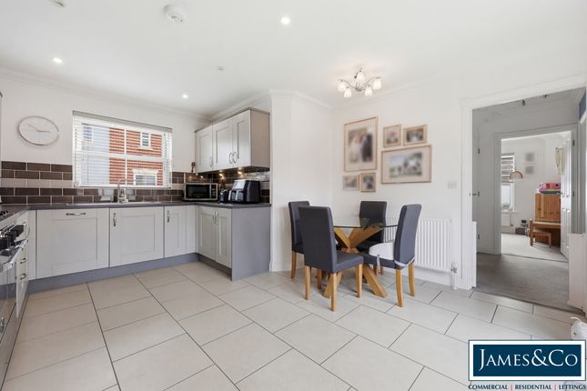 30, Snowberry Road, Dunmow photo 3
