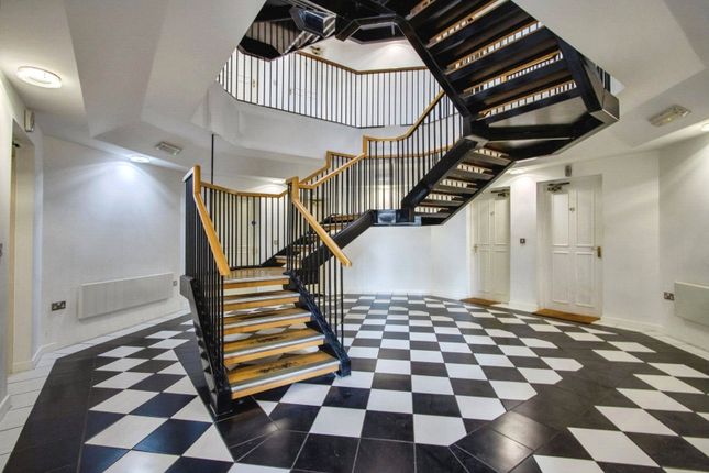 46 Parklands Manor,, Tuke Grove, West Yorkshire photo 2