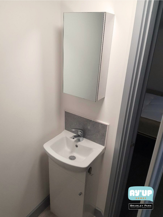 Room 4, 164 Bentley Road, Doncaster photo 4