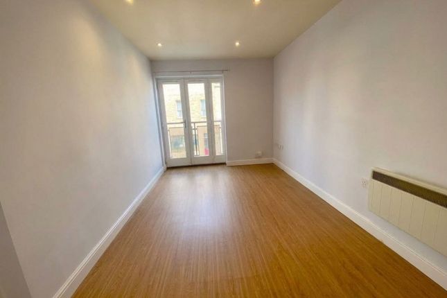 Flat 5, 109 Southgate Street, Gloucester photo 3
