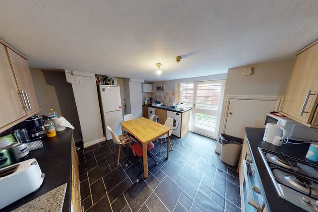 Thumbnail Terraced house to rent in Richmond Mount, Leeds