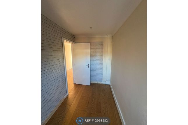 Pole Hill Road, Uxbridge photo 5