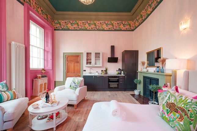 Studio flat on The Rose Nobel, Bristol, £240,000