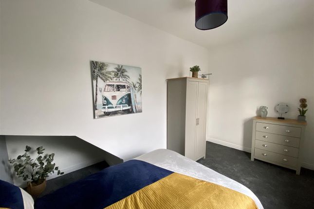 Room 3, 7, Ulster Street, Burnley photo 2