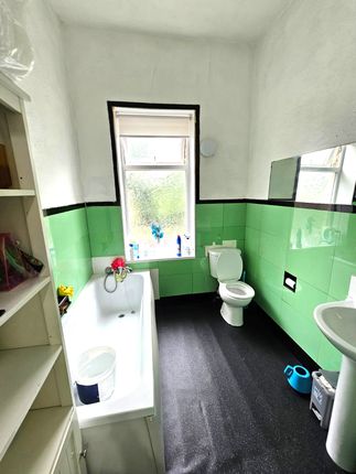 267A , Legrams Lane, Bradford photo 5