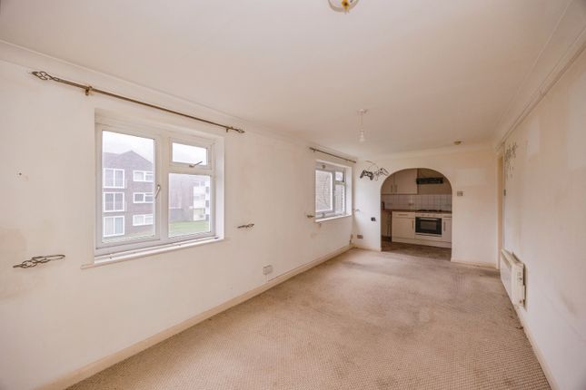 Flat 6, Thames Court,, Crombie Close, Hampshire photo 2