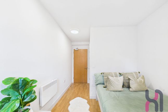 22D Queensland Place 2 Chatham Place, Liverpool photo 4