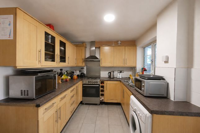 1B Churchill Road, London, Greater London photo 2