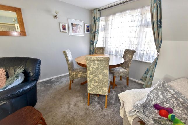 24, Bosmeor Park, Redruth photo 4