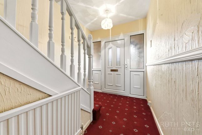 38, Stockingate, Pontefract photo 2