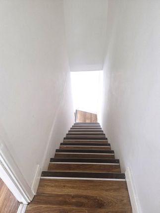 125, Hertford Road, Greater London photo 3