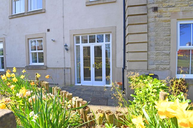 8 Tetley Court Hollins Hall, Harrogate photo 3