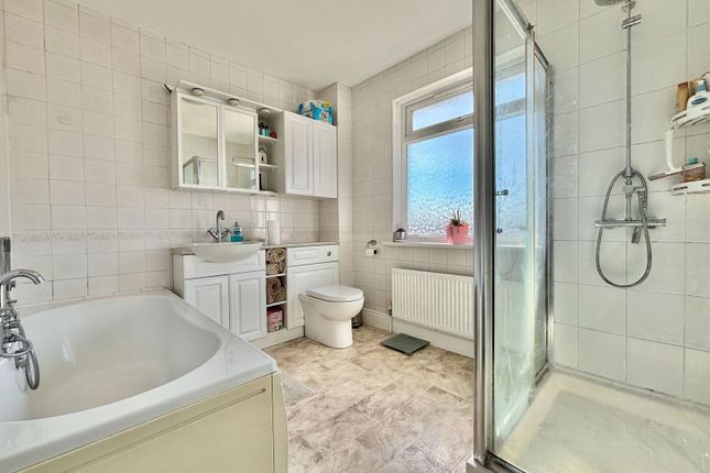 51, Wills Avenue, Paignton photo 4