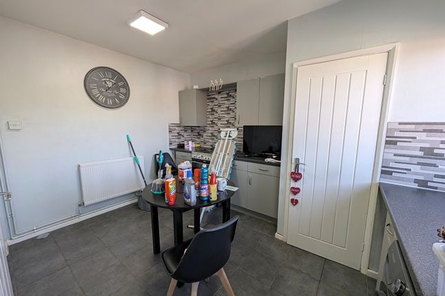 3, Dale Street, Corby photo 4