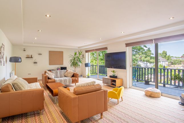 176 Stonelaw Road, Glasgow photo 5