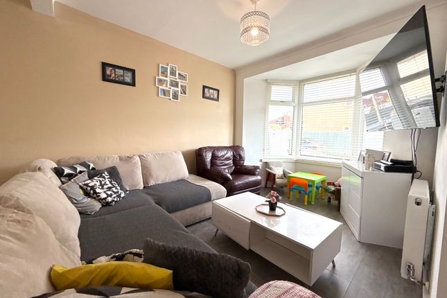 7 Elm Grove, Aberdar photo 2