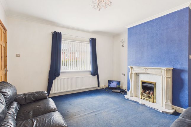 14 Aintree Gardens, Gateshead photo 2