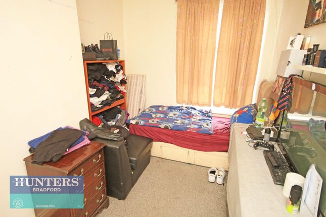 Terraced house for sale in Southfield Lane Great Horton, Bradford, West Yorkshire