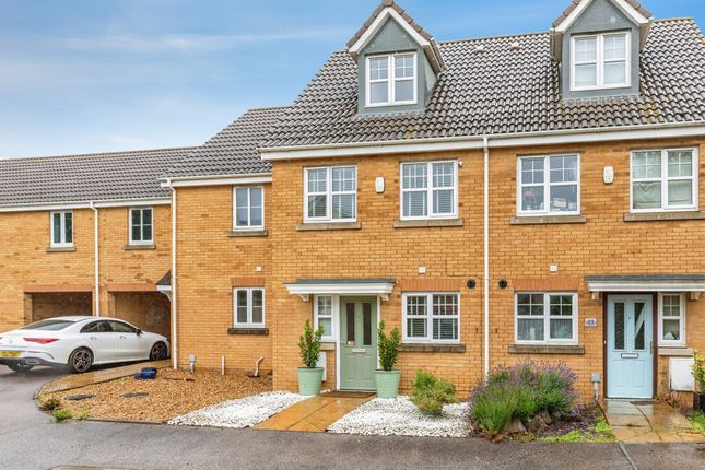 18, Temple Gardens, RUSHDEN photo 2