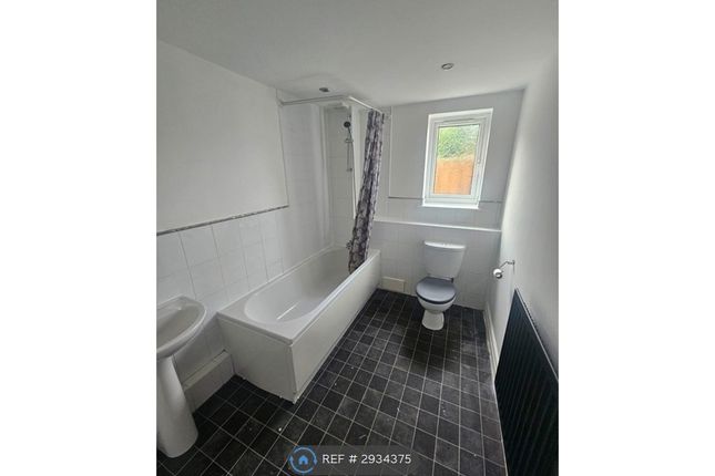 Holly House, Fletcher St Little Lever, Bolton photo 5