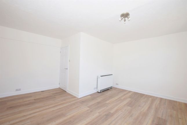 Flat 211, 211 Pagham Road, Pagham photo 3