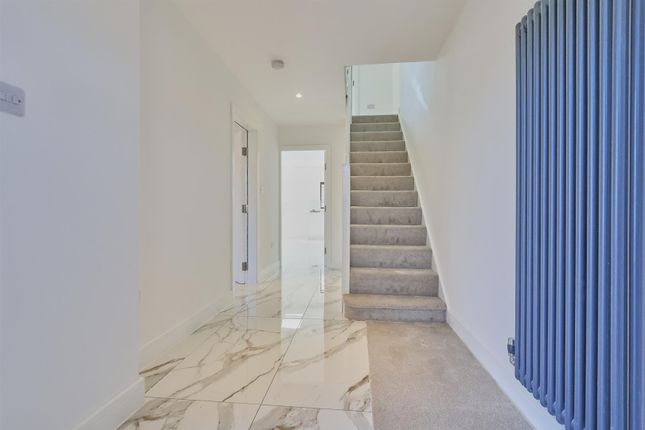 2, Fairacre Road, Barwell photo 4