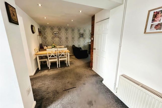 27 Brelades Close, Dudley photo 5