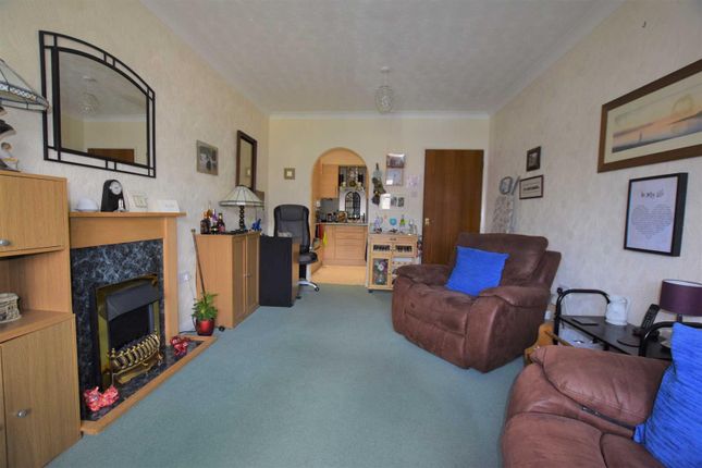 Lowry Court, Mottram, Via Hyde SK14, 1 bedroom flat for sale - 54550652 ...