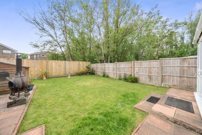 2, Totnes Close, Boyatt Wood photo 4