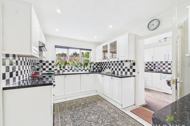 2, St. Annes Drive, Oswestry photo 2