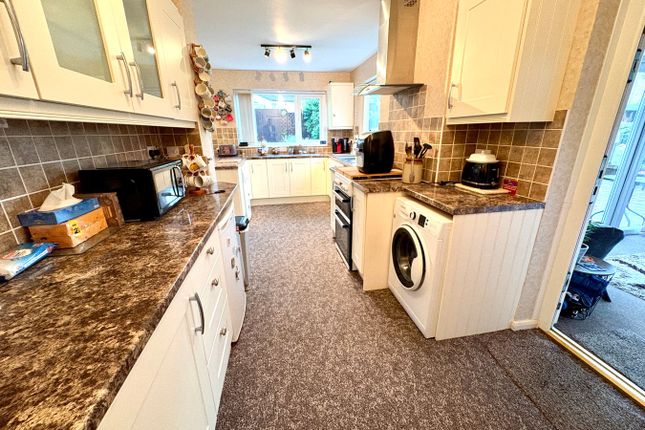 4, Arnold Close, Leicester photo 4
