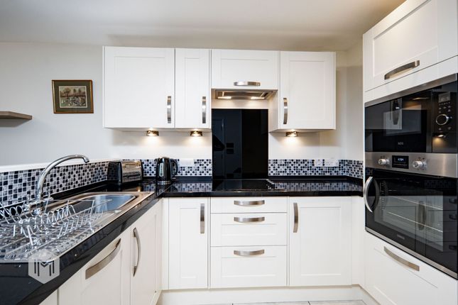 Apt 2, Cottons Factory Street, Bury photo 2