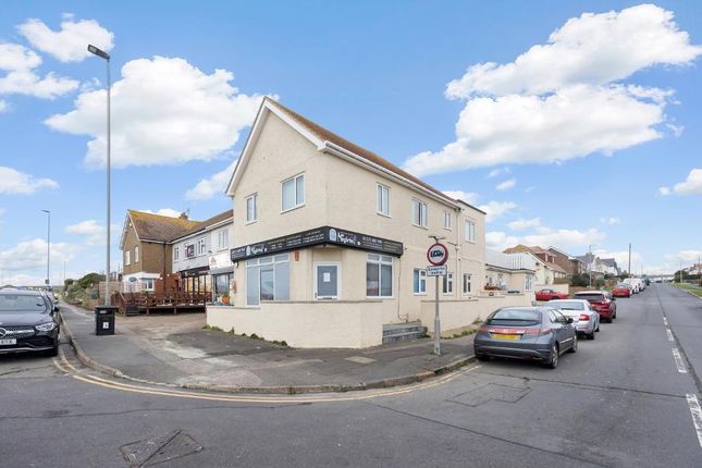 Flat for sale in Broomfield Avenue, Telscombe Cliffs, Peacehaven