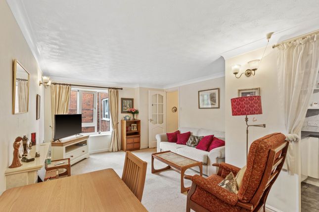 Flat 92, Undercliffe House Dingleway, Warrington photo 4