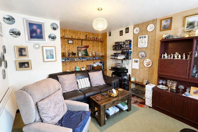 6 Robinson Heights, Stalbridge, Sturminster Newton photo 2