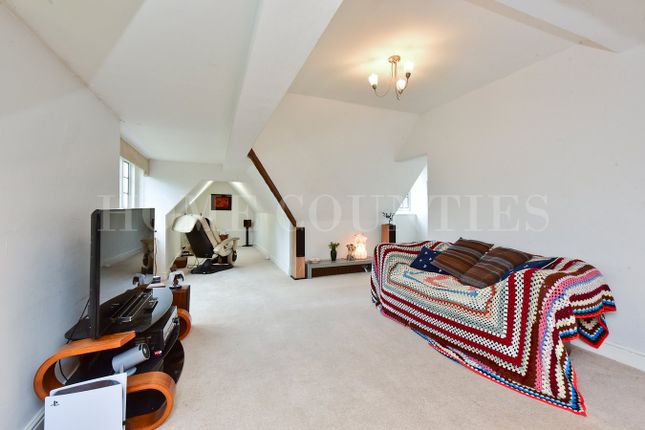 6 Windmore Hall, Mutton Lane, Potters Bar photo 4
