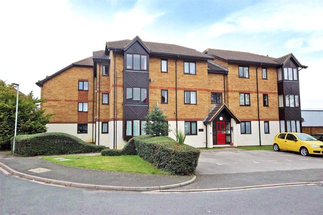 Flat for sale in Redwood Grove, Bedford