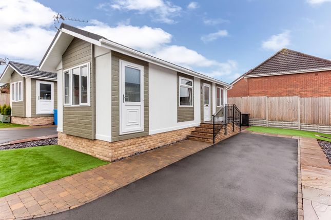1-bed caravan on 14, Featherstone Park, New Road, Wolverhampton, £100,000