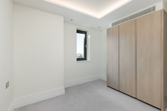 Flat to rent in Kensington Gardens Square, London