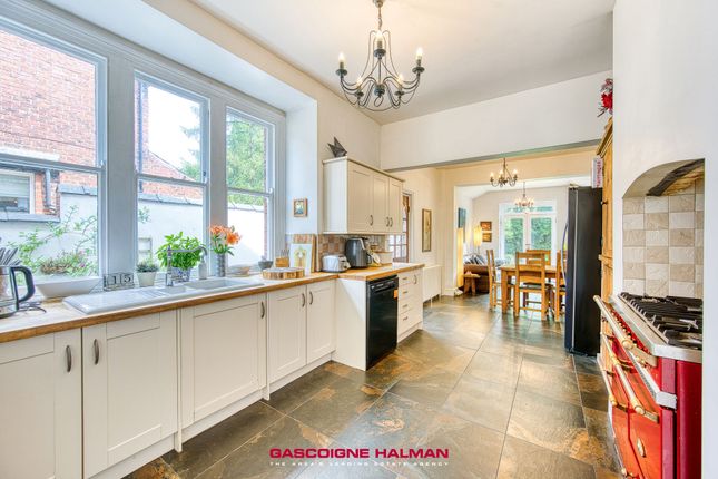92 Bramhall Lane South, Stockport photo 3
