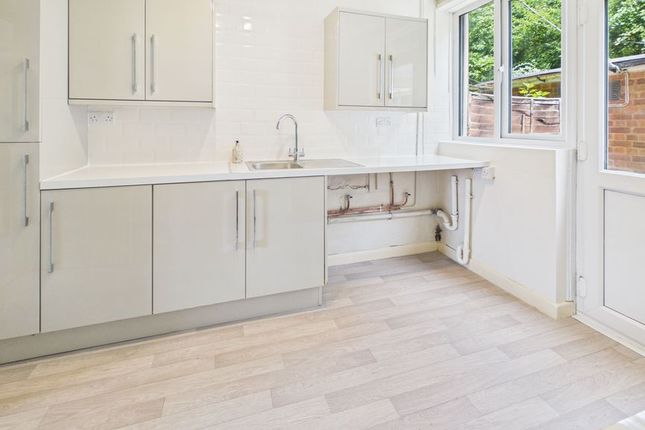 3, Petters Way, Yeovil photo 2